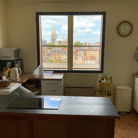 Grand Indépendant 3eme Etage A Côté De La Gare Appartement *